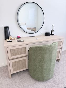 5 drawers vanity /desk