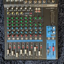 Yamaha MG12 Mixer