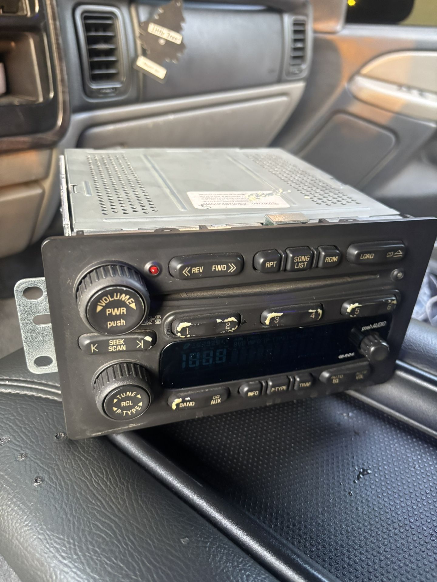 Stock Chevy Tahoe Radio