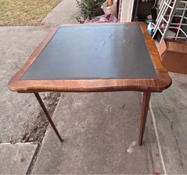 Cute table 32x32x 29” tall