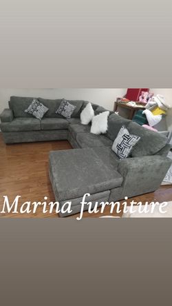 Large Light Gray Sectional Sofa with Chaise
