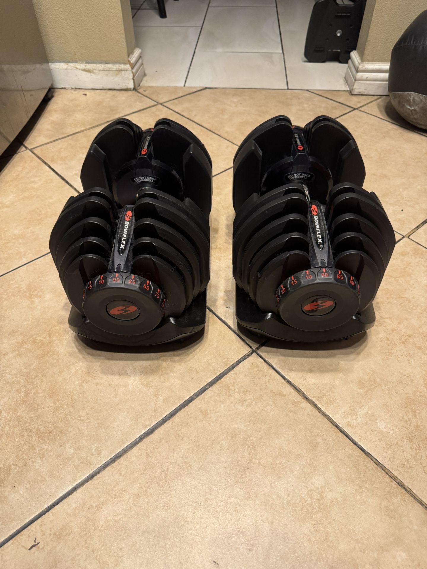 New Bowflex 10-90lbs adjustable weights