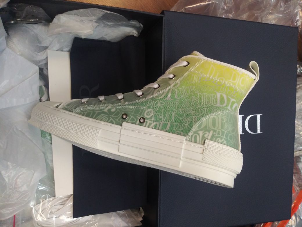 Dior sneakers size 8