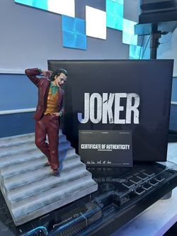 JOKER Officially-Licensed Resin Statue by NTWRK