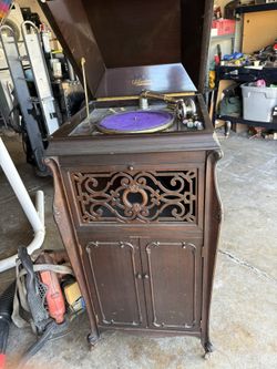 Vitola music box over 100 years old