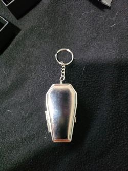 Coffin ashtray keychain