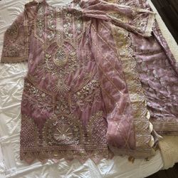 Pakistan/Indian Dress