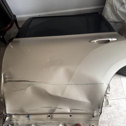 2009 Toyota Highlander Doors (Driver & Rear) - With Dents $100 for both 