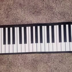 Roll Up Piano Keyboard 49 Keys, 30 Functions Portable Soft In great condition
