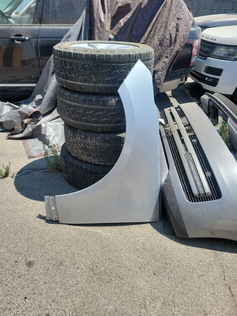 2024 Range Rover Left Fender