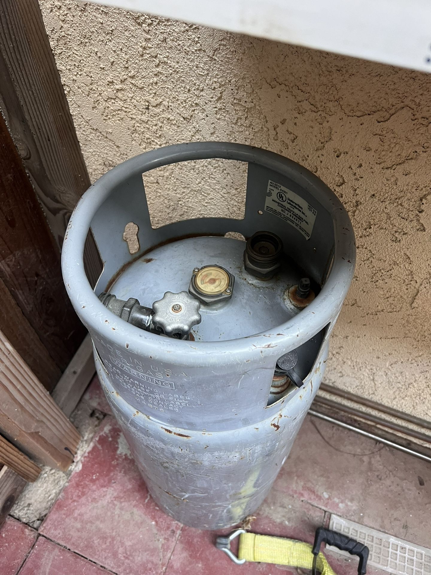 Forklift Propane Tank It’s Full