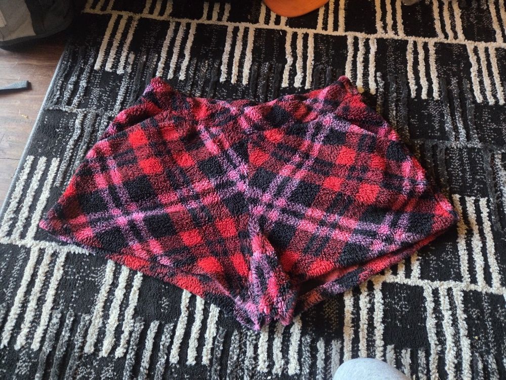 Maurices Cozy Red and Black Plaid Shorts Size 0X
