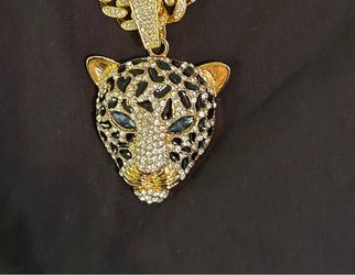 Gorgeous leopard pendant 18” New