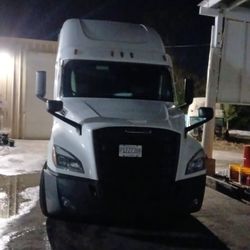 Semi Truck Freighliner 2021