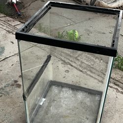 Reptile/fish tanks
