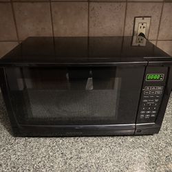 Insignia Microwave - Barely Used