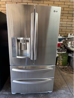 Fridges for sale are Plugged in free Deliver water and ice Dispenser