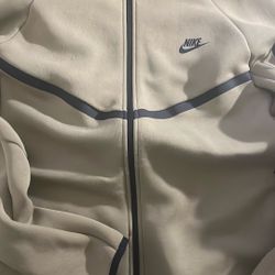 Nike Tech Size L