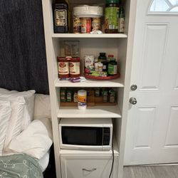 White Shelf 