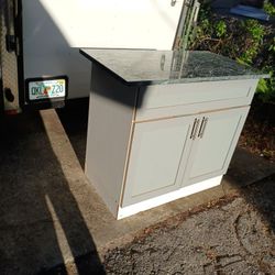 30 Inch Cabinet With Granite Top