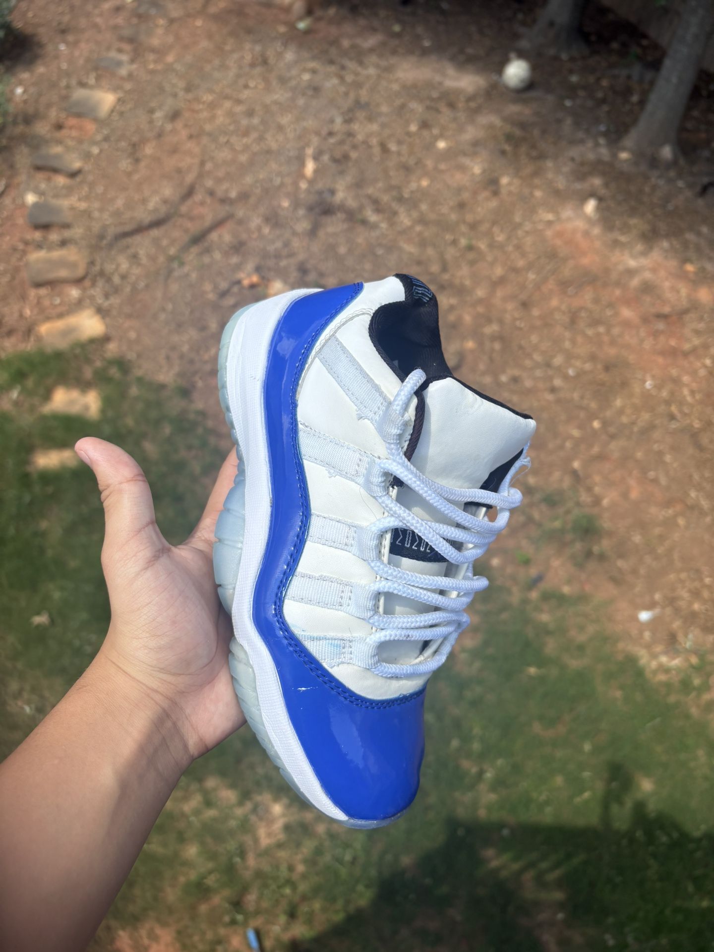 (SIZE 5.5 WOMENS) Women's jordan 11 low