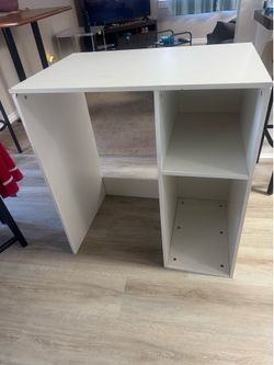 Cabinet with square storage