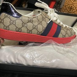 Gucci Size 44