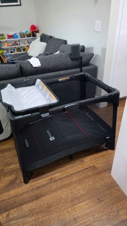 4moms Breeze Plus Playard