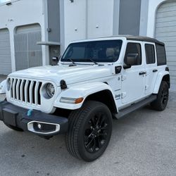 Jeep Wrangler Sahara