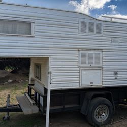 ***RARE**VINTAGE**ORIGINAL**1969 Dolphin Cab-Over Camper