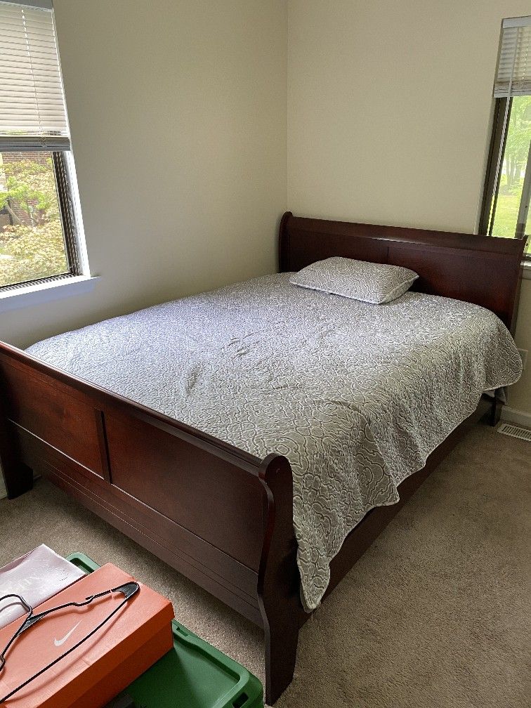 Queen Bedroom Set