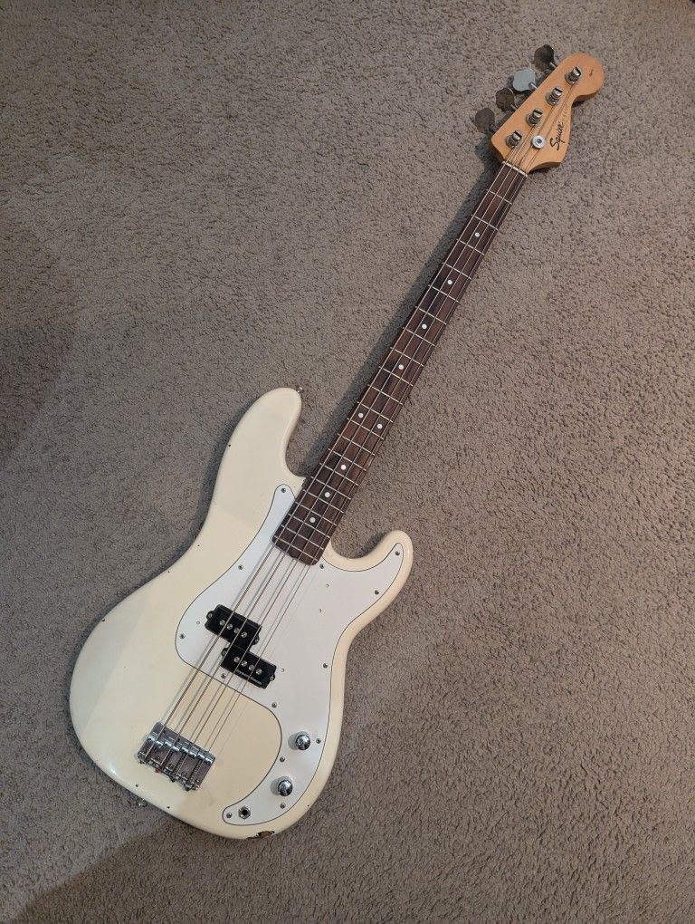 Squire P Bass