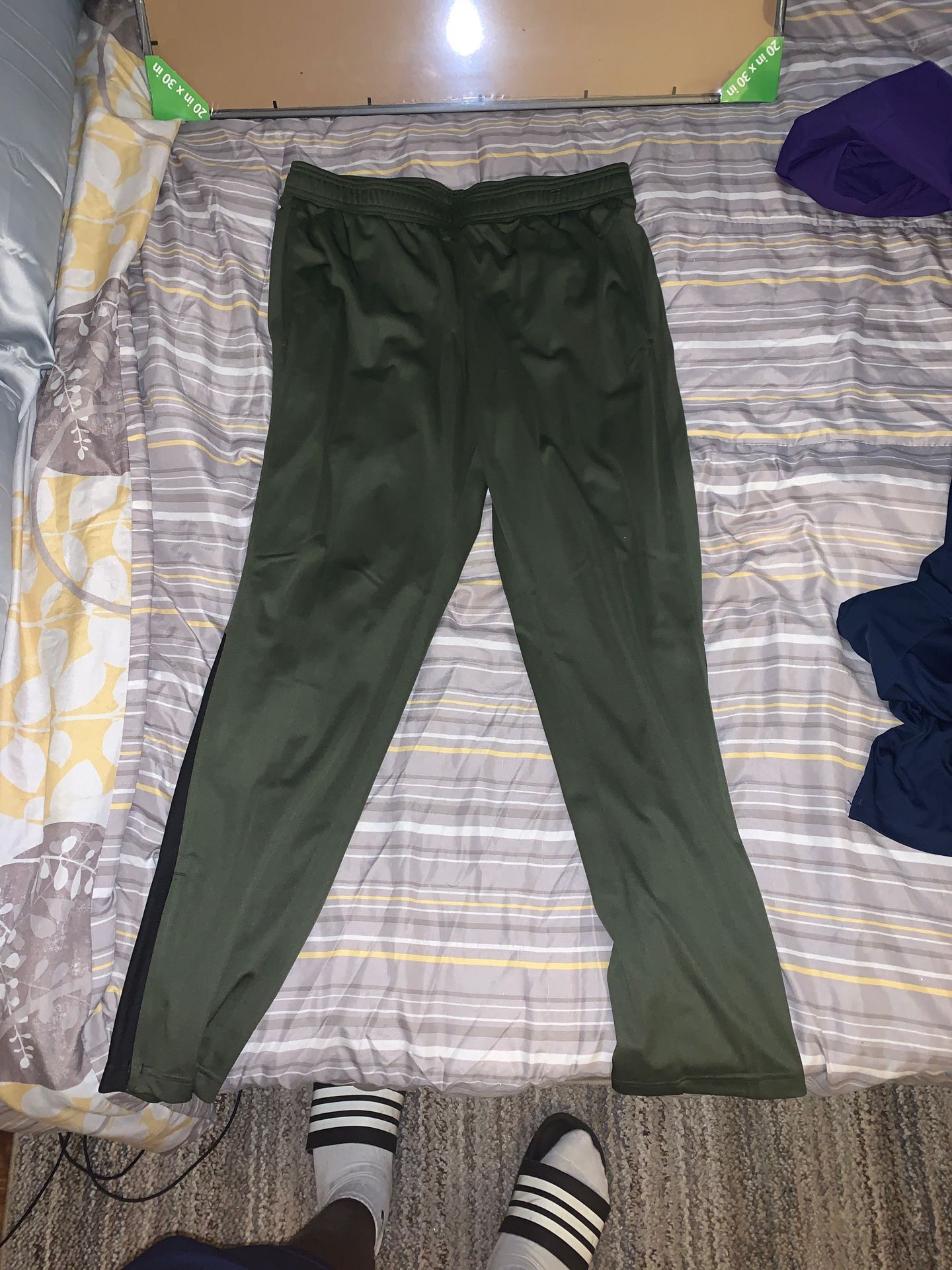 Green Joggers. Size: L