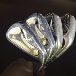 Taylor made Irons And Callaway Big Bertha Driver 