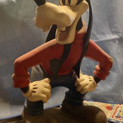 Big Disney Statue Of Goofy 24”  