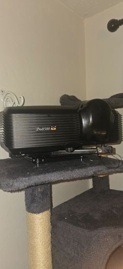 ViewSonic Pro8500 large venue projector works very well