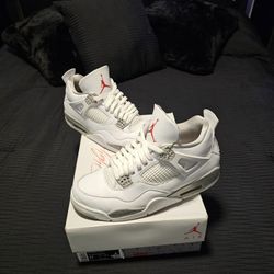 Jordan 4 White Oreo Sneakers 