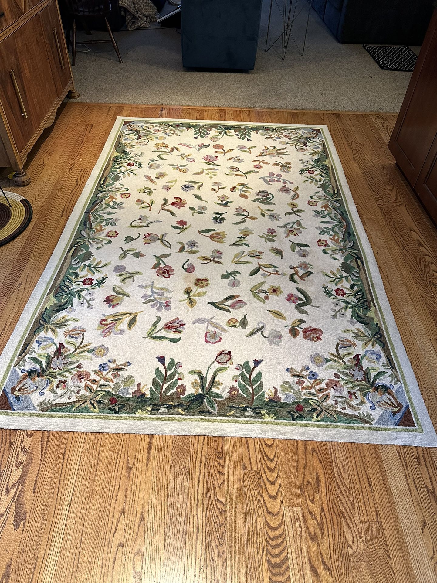 Beautiful Area Rug 8’x5’ for Sale in Bothell, WA OfferUp