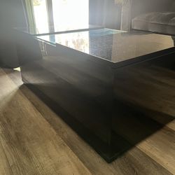 Coffee table with 2 drawers