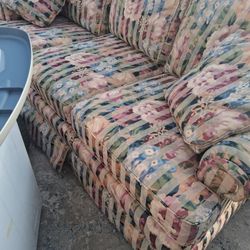 Excellent  Condition Sofa And Love 