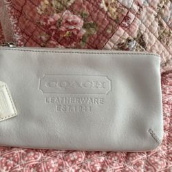 4x7 Cream All Leather Coach Wristlet  Bran New