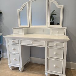 DRESSER, white