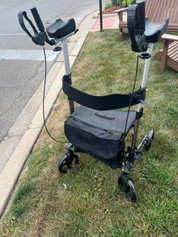 Andador apoya brazo $60