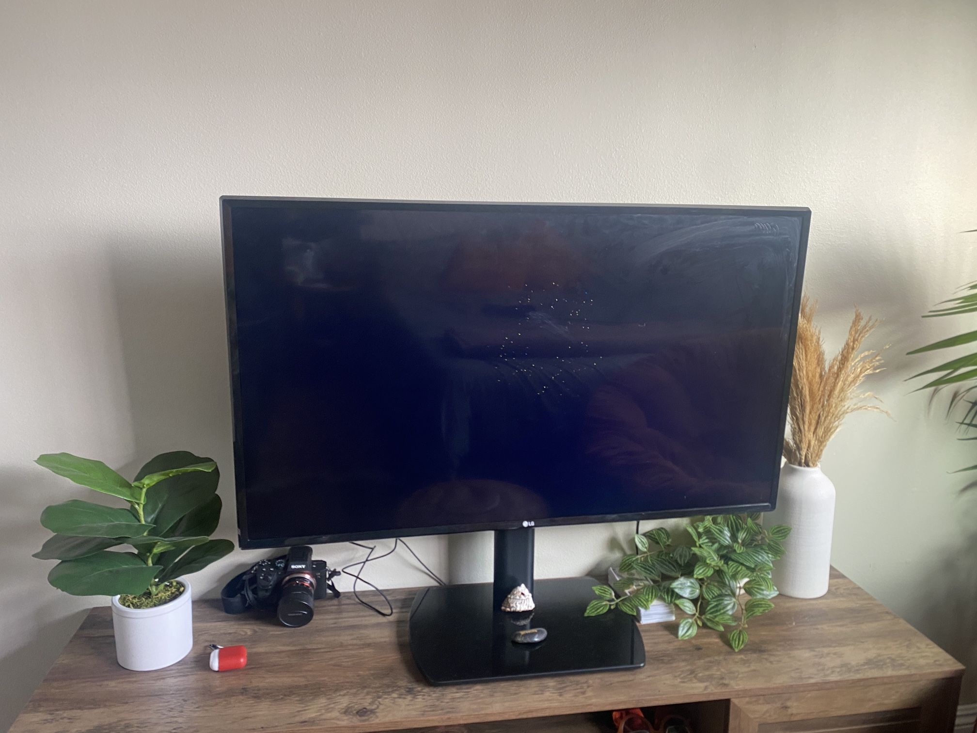 45” LG WebOS UK6090 Smart Tv