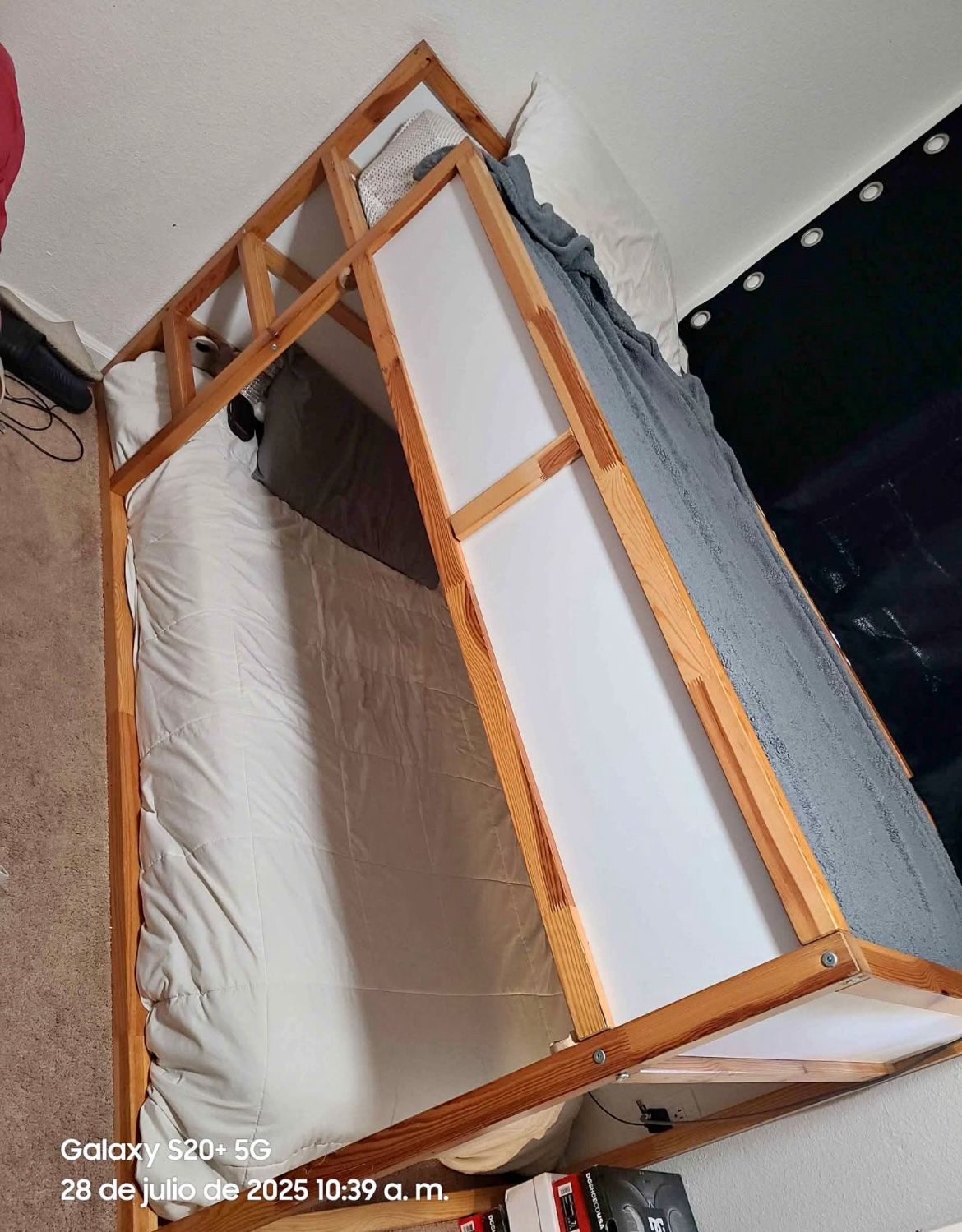Wooden bunk bed twin (without mattres)
