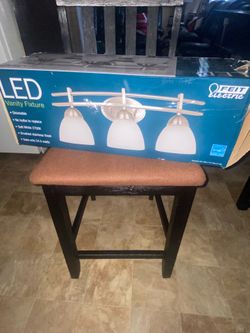 Vanity fixture 3 light led feit electric $50 or best offer