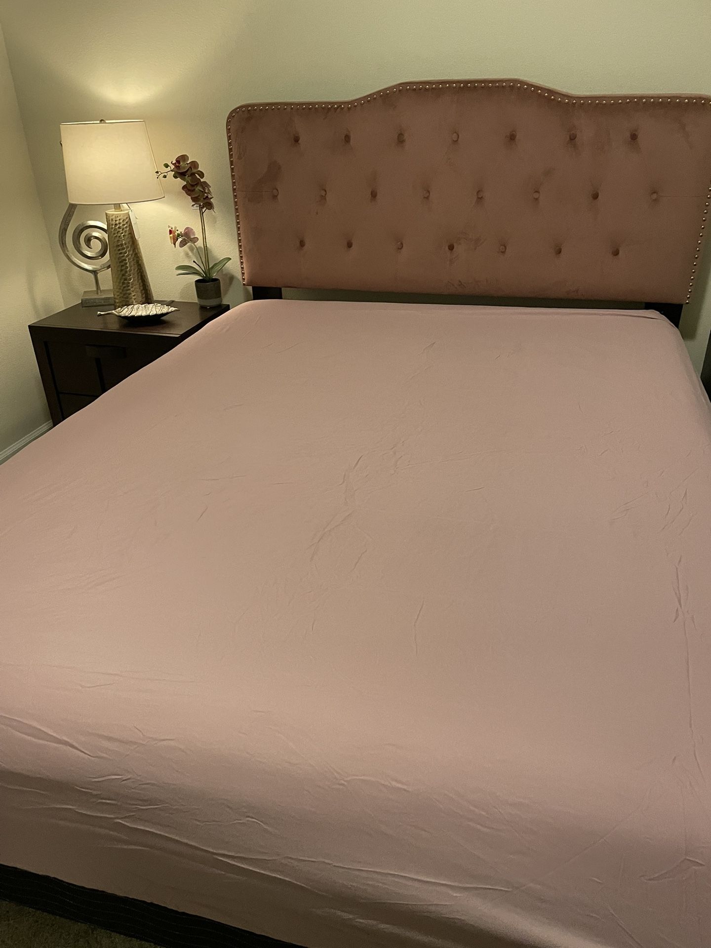Headboard, Pink , queen size bed with frame