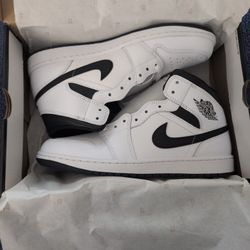 Brand New Air Jordan 1 Mid Size 10.5 Men