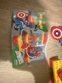 Selling: LEGO DUPLO Marvel Super Heroes Lab #10921 30 Pieces – COMPLETE – Box & Instructions Included