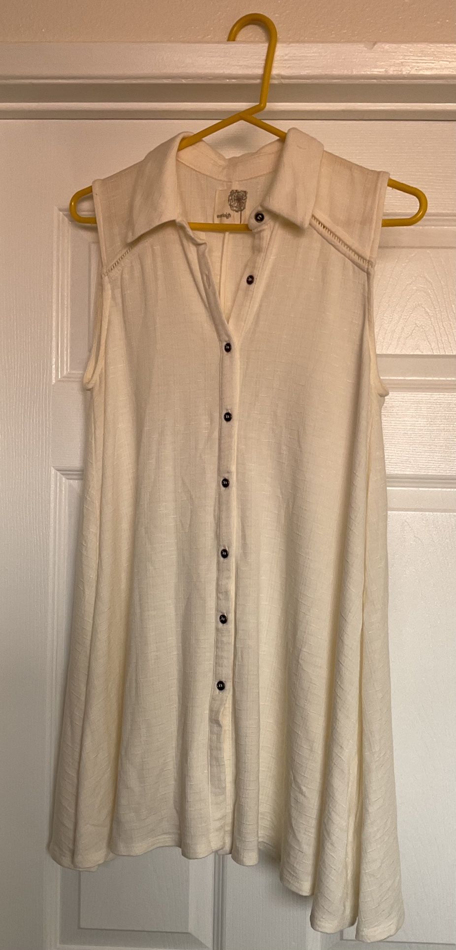Cream Sleeveless Tunic Top Size Small